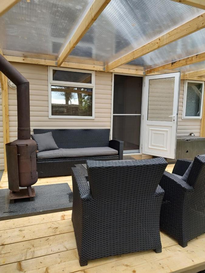 Chalet Met Veranda Aan Bosrand Vledder Eksteriør bilde